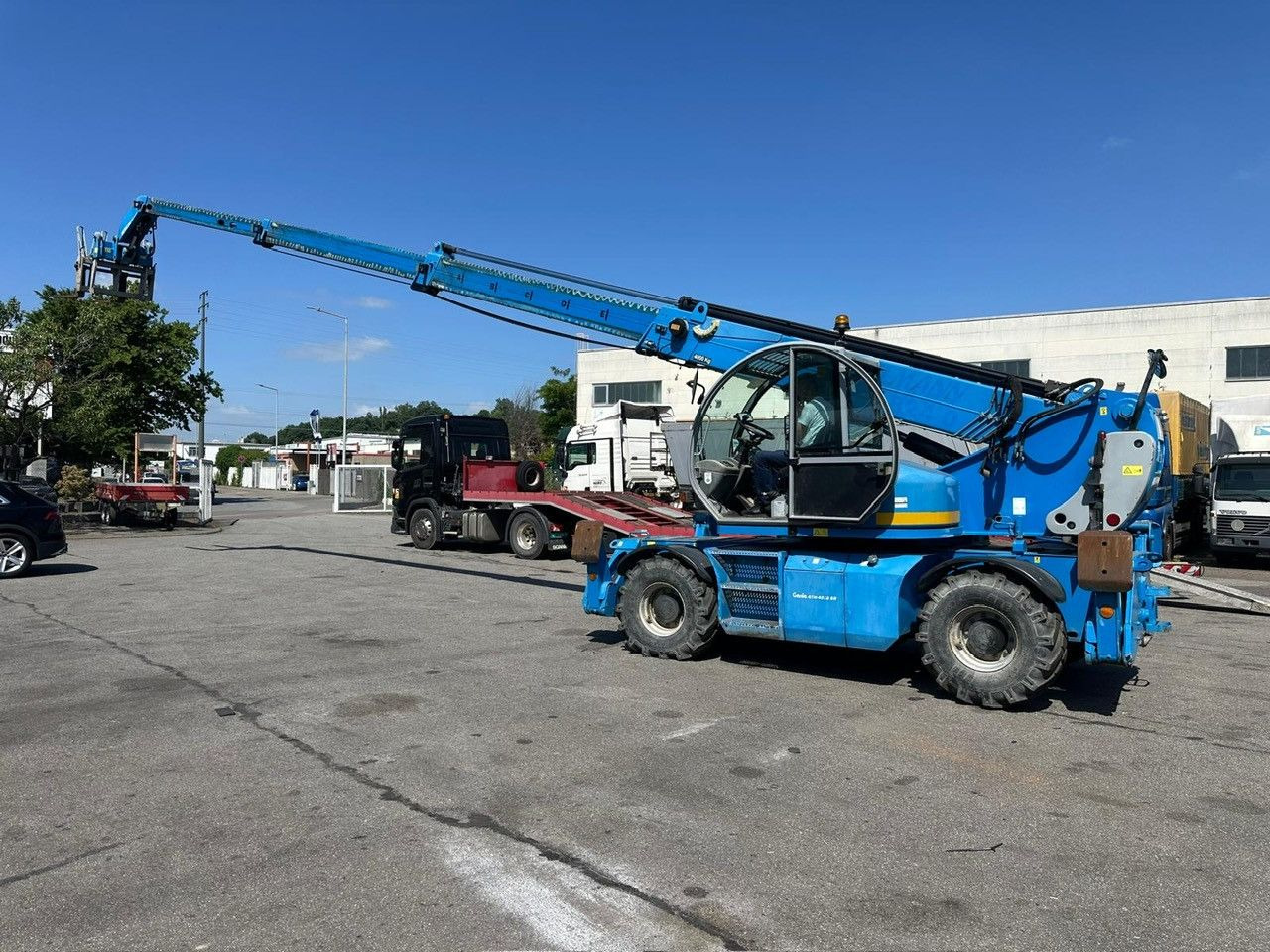 Genie Terex GTH 4018 SR/4x4/ ROTO - Camión con plataforma elevadora: foto 1 Genie Terex GTH 4018 SR/4x4/ ROTO - Camión con plataforma elevadora: foto 1