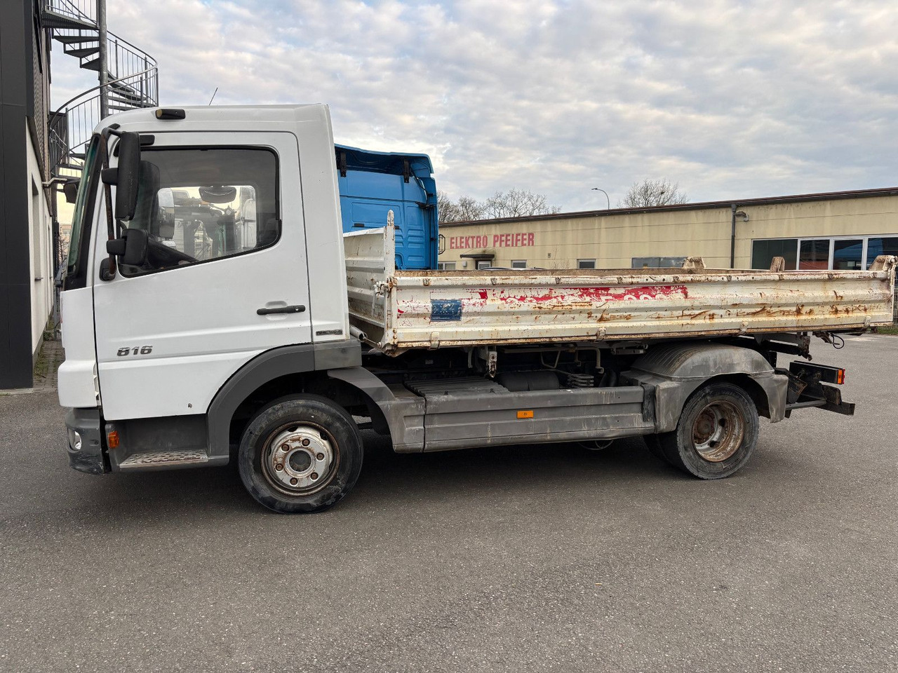 Mercedes-Benz Atego 816 Meiller/Anhängerkupp./Blatt - Volquete furgoneta: foto 5 Mercedes-Benz Atego 816 Meiller/Anhängerkupp./Blatt - Volquete furgoneta: foto 5