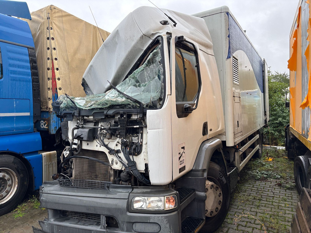 Renault 320*18 - Frigorífico camión: foto 1 Renault 320*18 - Frigorífico camión: foto 1
