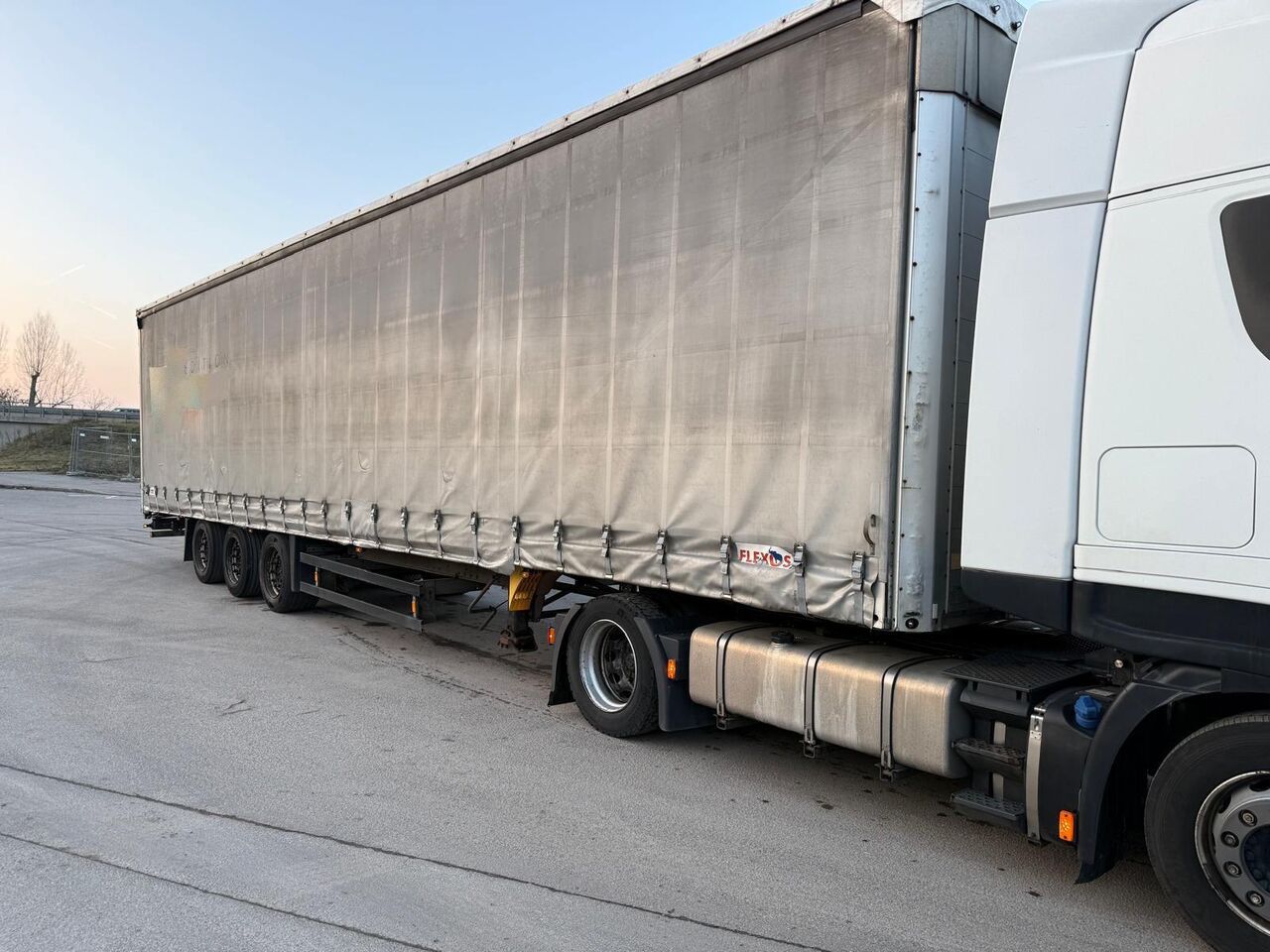 Schmitz Cargobull 3 Achs MEGA Liftachse - Semirremolque lona: foto 3 Schmitz Cargobull 3 Achs MEGA Liftachse - Semirremolque lona: foto 3