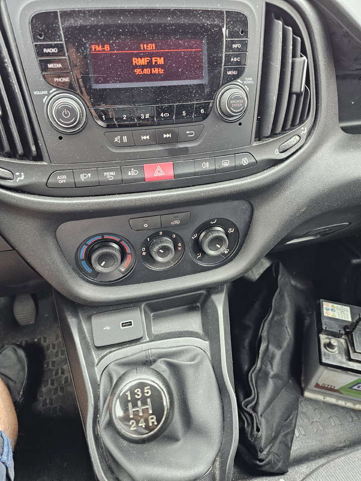 FIAT DOBLO CHLODNIA MROZNIA - 20 C CARRIER KLIMA EURO6 - Frigorífico furgoneta: foto 4 FIAT DOBLO CHLODNIA MROZNIA - 20 C CARRIER KLIMA EURO6 - Frigorífico furgoneta: foto 4