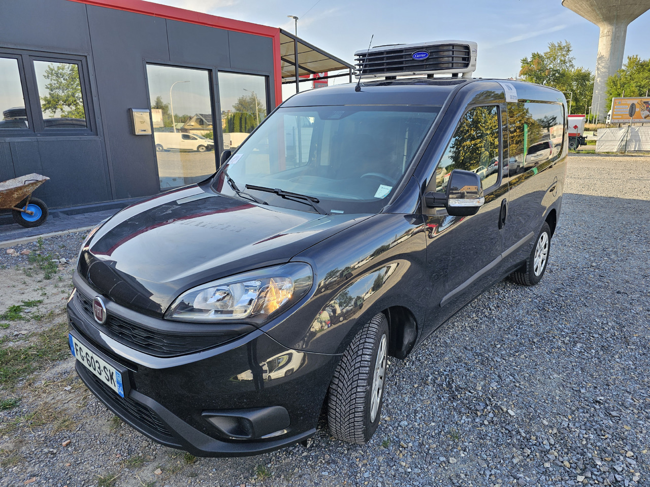 FIAT DOBLO CHLODNIA MROZNIA - 20C CARRIER KLIMA EURO6 - Frigorífico furgoneta: foto 2 FIAT DOBLO CHLODNIA MROZNIA - 20C CARRIER KLIMA EURO6 - Frigorífico furgoneta: foto 2