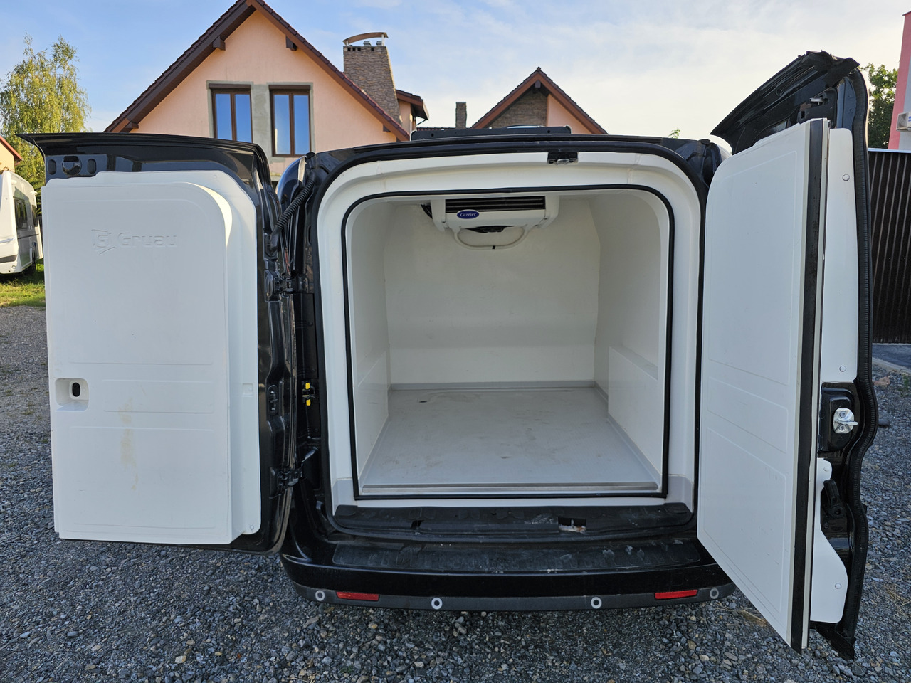 FIAT DOBLO CHLODNIA MROZNIA - 20C CARRIER KLIMA EURO6 - Frigorífico furgoneta: foto 1 FIAT DOBLO CHLODNIA MROZNIA - 20C CARRIER KLIMA EURO6 - Frigorífico furgoneta: foto 1
