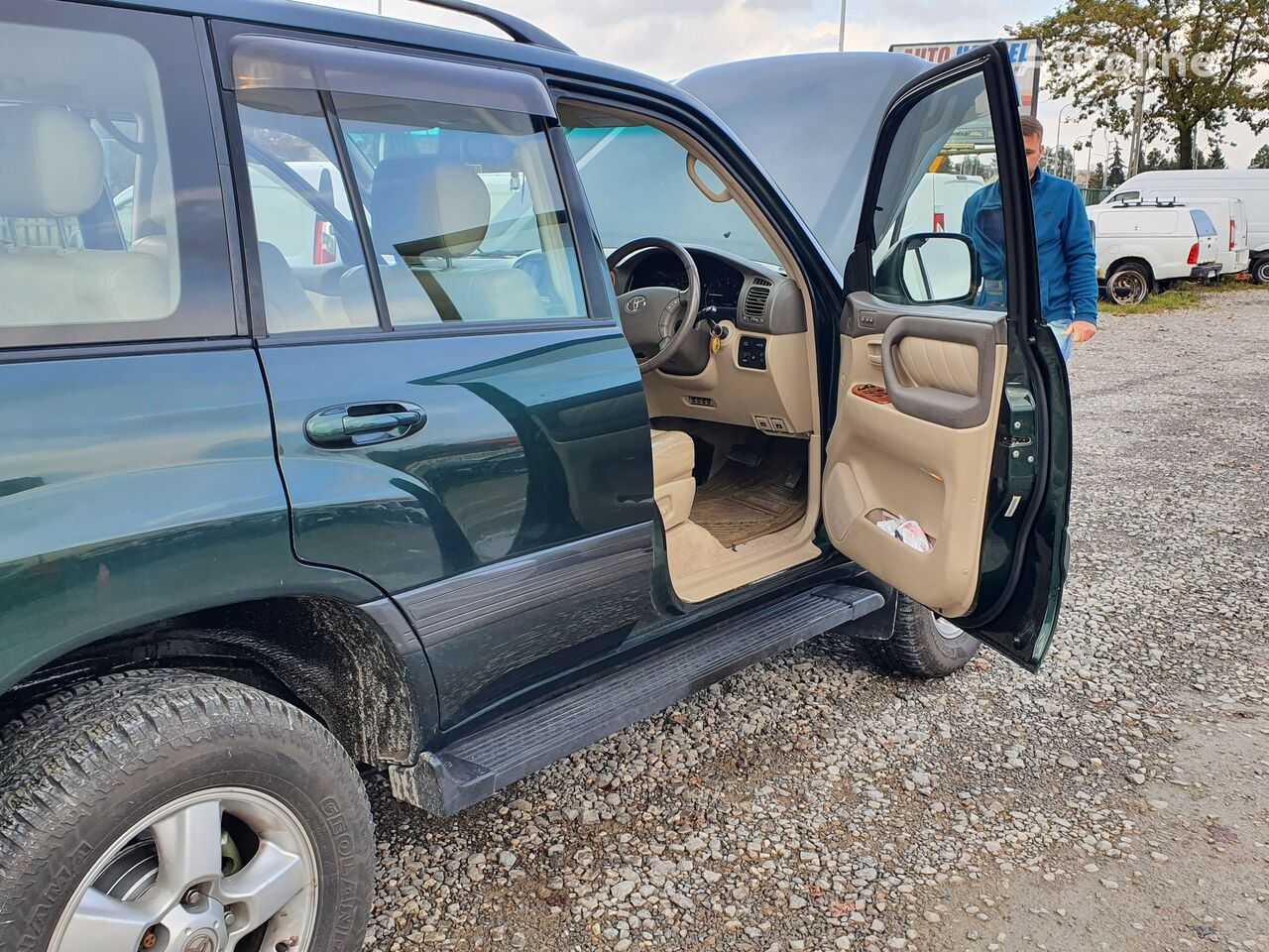 Toyota LAND CRUISER 100 4,2 TD KLIMA 7 OSOB hak 3,5 T - SUV/ Todoterreno: foto 2 Toyota LAND CRUISER 100 4,2 TD KLIMA 7 OSOB hak 3,5 T - SUV/ Todoterreno: foto 2