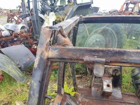 Case 5140, 5120, 5130, 5150 Cab Frame 241678a1, 1330957c3, 1340148c3 - Cabina: foto 5 Case 5140, 5120, 5130, 5150 Cab Frame 241678a1, 1330957c3, 1340148c3 - Cabina: foto 5