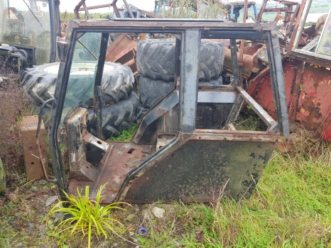 Case 5140, 5120, 5130, 5150 Cab Frame 241678a1, 1330957c3, 1340148c3 - Cabina: foto 1 Case 5140, 5120, 5130, 5150 Cab Frame 241678a1, 1330957c3, 1340148c3 - Cabina: foto 1