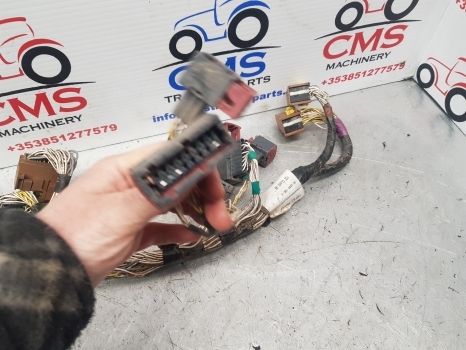 Claas Arion 640 Cab Wiring Loom 0022371370, 0022371372, 22371370, 22371372 - Cables/ Alambres para Tractor: foto 3 Claas Arion 640 Cab Wiring Loom 0022371370, 0022371372, 22371370, 22371372 - Cables/ Alambres para Tractor: foto 3