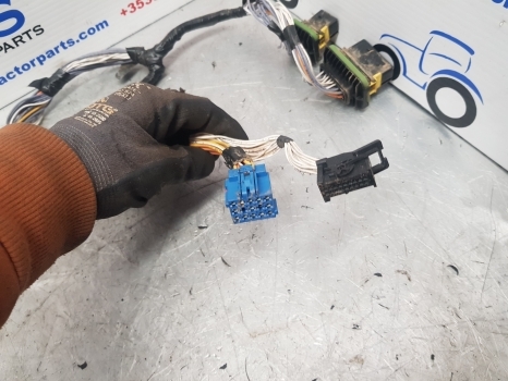 Claas Arion 640 Cab Wiring Loom 0022371370, 0022371372, 22371370, 22371372 - Cables/ Alambres para Tractor: foto 3 Claas Arion 640 Cab Wiring Loom 0022371370, 0022371372, 22371370, 22371372 - Cables/ Alambres para Tractor: foto 3
