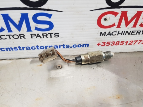 Deutz Agrotron 110, 120, 135, 4.95, 6.05 Service Brake Switch 04414692 - Sistema eléctrico: foto 3 Deutz Agrotron 110, 120, 135, 4.95, 6.05 Service Brake Switch 04414692 - Sistema eléctrico: foto 3