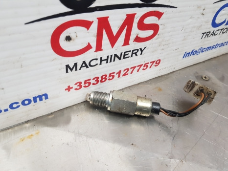 Deutz Agrotron 110, 120, 135, 4.95, 6.05 Service Brake Switch 04414692 - Sistema eléctrico: foto 2 Deutz Agrotron 110, 120, 135, 4.95, 6.05 Service Brake Switch 04414692 - Sistema eléctrico: foto 2