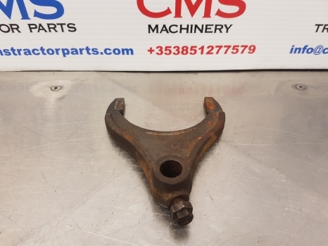 Ford 2600, 3600, 2000, 4000, 4610 Transmission Shift Fork C5nn7231c, 81804929 - Transmisión para Tractor: foto 1 Ford 2600, 3600, 2000, 4000, 4610 Transmission Shift Fork C5nn7231c, 81804929 - Transmisión para Tractor: foto 1