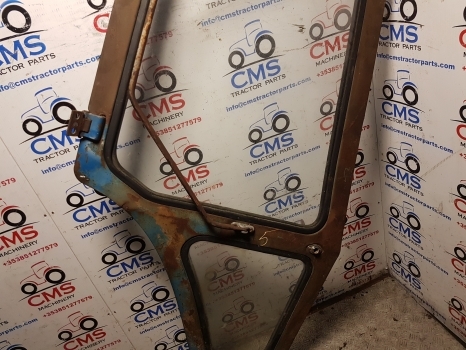 Ford 4600, 7710, 6600 Tw20, Tw20 Q Cab Door Right Assembly D8nn9420124bc - Puerta y piezas para Tractor: foto 3 Ford 4600, 7710, 6600 Tw20, Tw20 Q Cab Door Right Assembly D8nn9420124bc - Puerta y piezas para Tractor: foto 3