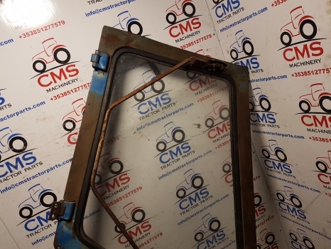 Ford 4600, 7710, 6600 Tw20, Tw20 Q Cab Door Right Assembly D8nn9420124bc - Puerta y piezas para Tractor: foto 4 Ford 4600, 7710, 6600 Tw20, Tw20 Q Cab Door Right Assembly D8nn9420124bc - Puerta y piezas para Tractor: foto 4