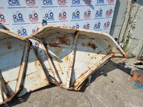 Ford 5000, 6000, 7000 Mudguard Pair As Pictures, 82008463, 82008463 - Guardabarros: foto 3 Ford 5000, 6000, 7000 Mudguard Pair As Pictures, 82008463, 82008463 - Guardabarros: foto 3