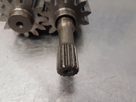 Ford 5640, 6640, 7740, 7840, 8240 Hydraulic Pump Gear And Shaft Z12 F1nne866aa - Bomba hidráulica para Tractor: foto 3 Ford 5640, 6640, 7740, 7840, 8240 Hydraulic Pump Gear And Shaft Z12 F1nne866aa - Bomba hidráulica para Tractor: foto 3