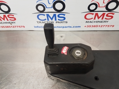 Ford 7840, 5640, 8340 Cab Interior Panel Rhs F1nn14a099bc, F0nn3r876be - Cabina e interior para Tractor: foto 2 Ford 7840, 5640, 8340 Cab Interior Panel Rhs F1nn14a099bc, F0nn3r876be - Cabina e interior para Tractor: foto 2