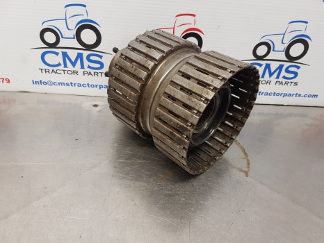 Embrague y piezas para Maquinaria agrícola Ford New Holland 40 And Ts Series Rear Clutch Housing, 82036853, 82016096: foto 10