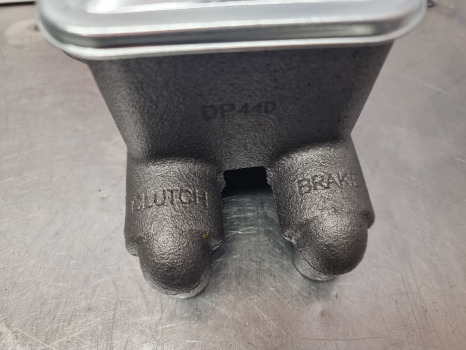 Ford Tw10, Tw Series, 9600 Brake Master Cylinder C7nn2140a, D3nn2140a - Cilindro de freno para Maquinaria agrícola: foto 4 Ford Tw10, Tw Series, 9600 Brake Master Cylinder C7nn2140a, D3nn2140a - Cilindro de freno para Maquinaria agrícola: foto 4