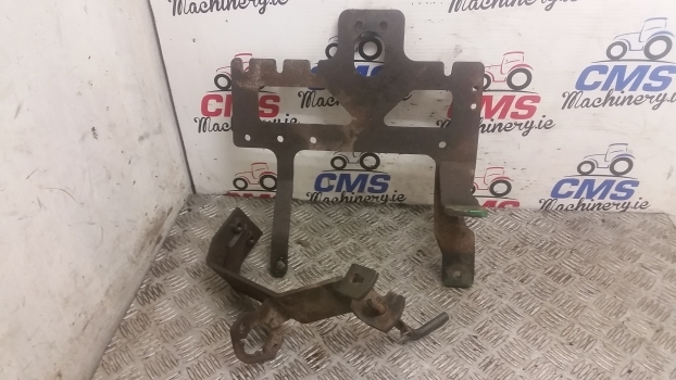 John Deere 5620, 5720, 5820 Hydraulic Valves Bracket Al174425 - Válvula hidráulica para Tractor: foto 1 John Deere 5620, 5720, 5820 Hydraulic Valves Bracket Al174425 - Válvula hidráulica para Tractor: foto 1