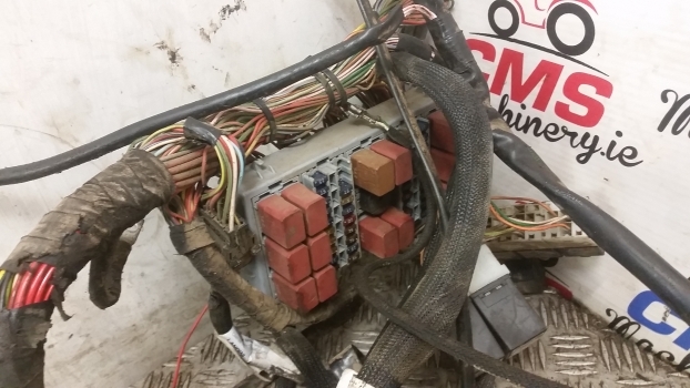 Landini Mythos Tdi 115 Cab Fuse Box Wiring Loom Set - Cables/ Alambres para Tractor: foto 3 Landini Mythos Tdi 115 Cab Fuse Box Wiring Loom Set - Cables/ Alambres para Tractor: foto 3