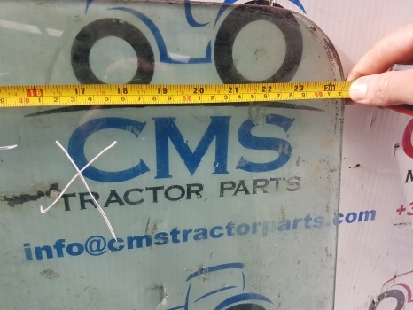 Massey Ferguson 50 Hx Cab Side Rear Glass Left. - Ventana y piezas para Retroexcavadora: foto 2 Massey Ferguson 50 Hx Cab Side Rear Glass Left. - Ventana y piezas para Retroexcavadora: foto 2