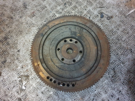 Massey Ferguson 50b Engine Flywheel 31215680 - Volante de inercia: foto 5 Massey Ferguson 50b Engine Flywheel 31215680 - Volante de inercia: foto 5