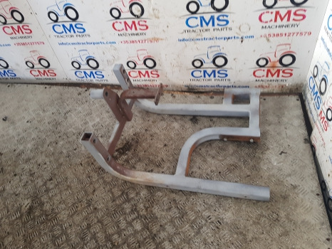 Suspensión de cabina Massey Ferguson 5612, 5613, 5611 Tool Box Step Support Bracket Frame Rhs: foto 8