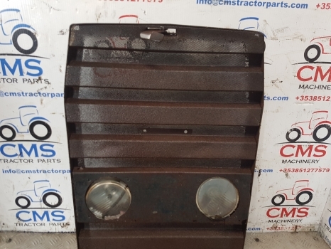 Massey Ferguson 690, 698, 699, 265, 275 Front Grille 682342m91, 1682950m91 - Parrilla para Tractor: foto 4 Massey Ferguson 690, 698, 699, 265, 275 Front Grille 682342m91, 1682950m91 - Parrilla para Tractor: foto 4