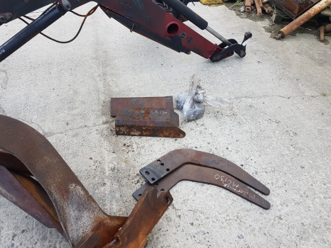 Mccormick Mc 130 Power4 Tier 3, 120, 110, Front Loader Complete - Cargador frontal para tractor: foto 4 Mccormick Mc 130 Power4 Tier 3, 120, 110, Front Loader Complete - Cargador frontal para tractor: foto 4