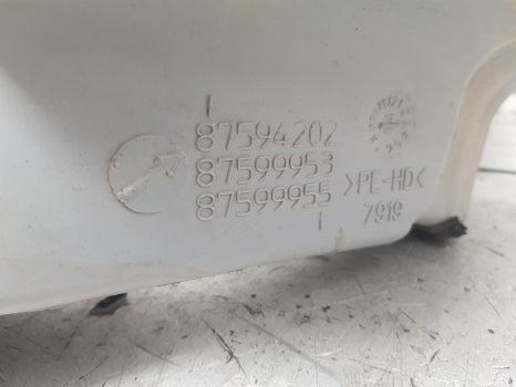 New Holland Case T7.200 Cab Air Duct Pipe Lhs 87594202, 87599953, 87646812 - Calefacción/ Ventilación para Tractor: foto 2 New Holland Case T7.200 Cab Air Duct Pipe Lhs 87594202, 87599953, 87646812 - Calefacción/ Ventilación para Tractor: foto 2
