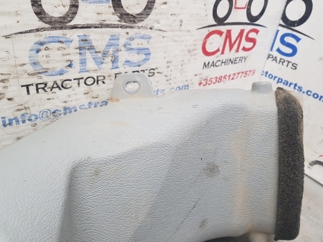 New Holland Case T7.200 Cab Air Duct Pipe Rhs 87594201, 87599954, 87646806 - Calefacción/ Ventilación para Tractor: foto 4 New Holland Case T7.200 Cab Air Duct Pipe Rhs 87594201, 87599954, 87646806 - Calefacción/ Ventilación para Tractor: foto 4