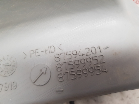 New Holland Case T7.200 Cab Air Duct Pipe Rhs 87594201, 87599954, 87646806 - Calefacción/ Ventilación para Tractor: foto 2 New Holland Case T7.200 Cab Air Duct Pipe Rhs 87594201, 87599954, 87646806 - Calefacción/ Ventilación para Tractor: foto 2