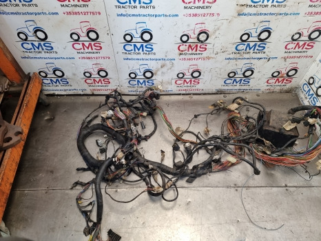 New Holland Case Tm, Mxm 120, 130, 140 Cab Wiring Loom Parts 87539098, 87309545 - Cables/ Alambres: foto 4 New Holland Case Tm, Mxm 120, 130, 140 Cab Wiring Loom Parts 87539098, 87309545 - Cables/ Alambres: foto 4