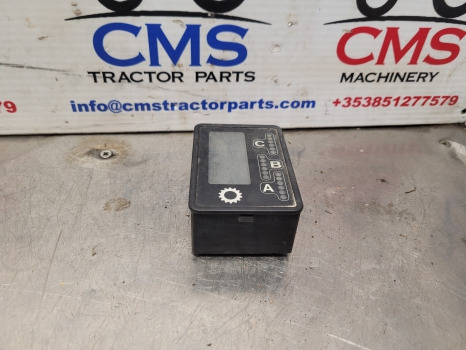 New Holland Fiat 60, M Series 8360, 8560 Transmission Display Module 82003582 - Sistema eléctrico: foto 1 New Holland Fiat 60, M Series 8360, 8560 Transmission Display Module 82003582 - Sistema eléctrico: foto 1