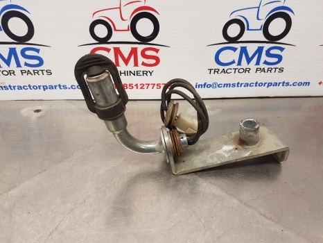 New Holland T5.95, T4, T5, Farmall Rotary Beacon Support 47788367 - Luz/ Iluminación para Tractor: foto 2 New Holland T5.95, T4, T5, Farmall Rotary Beacon Support 47788367 - Luz/ Iluminación para Tractor: foto 2