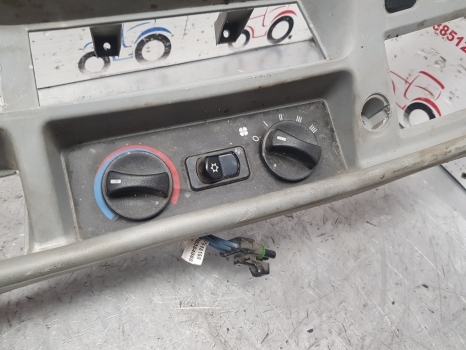 New Holland T7.200, T6, T7 Heater Fan Control 87538397, 82037674, 84203365 - Calefacción/ Ventilación para Tractor: foto 4 New Holland T7.200, T6, T7 Heater Fan Control 87538397, 82037674, 84203365 - Calefacción/ Ventilación para Tractor: foto 4