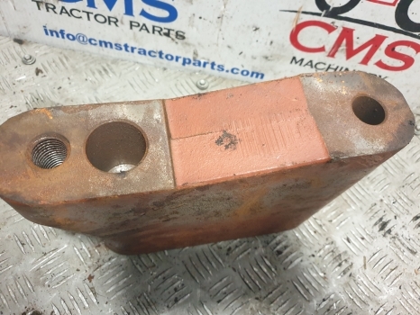 New Holland Tm Series Tm120, Tm140 Front Weight Frame Support Bracket 82016138 - Contrapeso para Tractor: foto 5 New Holland Tm Series Tm120, Tm140 Front Weight Frame Support Bracket 82016138 - Contrapeso para Tractor: foto 5