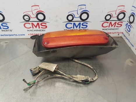 New Holland Ts115a Left Rear Light 82037619, 87747247 - Luz trasera para Tractor: foto 2 New Holland Ts115a Left Rear Light 82037619, 87747247 - Luz trasera para Tractor: foto 2