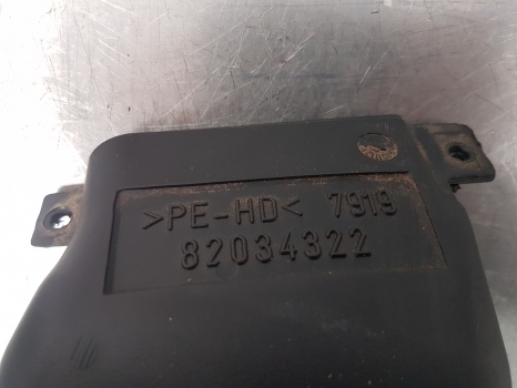 New Holland Ts115a, Ts100, Ts110, Case Maxxum, Mxu, Puma Air Duct Rhs 82034322 - Calefacción/ Ventilación para Tractor: foto 3 New Holland Ts115a, Ts100, Ts110, Case Maxxum, Mxu, Puma Air Duct Rhs 82034322 - Calefacción/ Ventilación para Tractor: foto 3