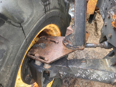 Valtra S230, S240, S260 S280 Front mudguard bracket kit V34826600, V34826700 - Guardabarros: foto 2 Valtra S230, S240, S260 S280 Front mudguard bracket kit V34826600, V34826700 - Guardabarros: foto 2