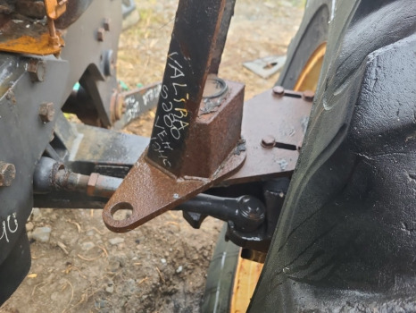 Valtra S230, S240, S260 S280 Front mudguard bracket kit V34826600, V34826700 - Guardabarros: foto 3 Valtra S230, S240, S260 S280 Front mudguard bracket kit V34826600, V34826700 - Guardabarros: foto 3