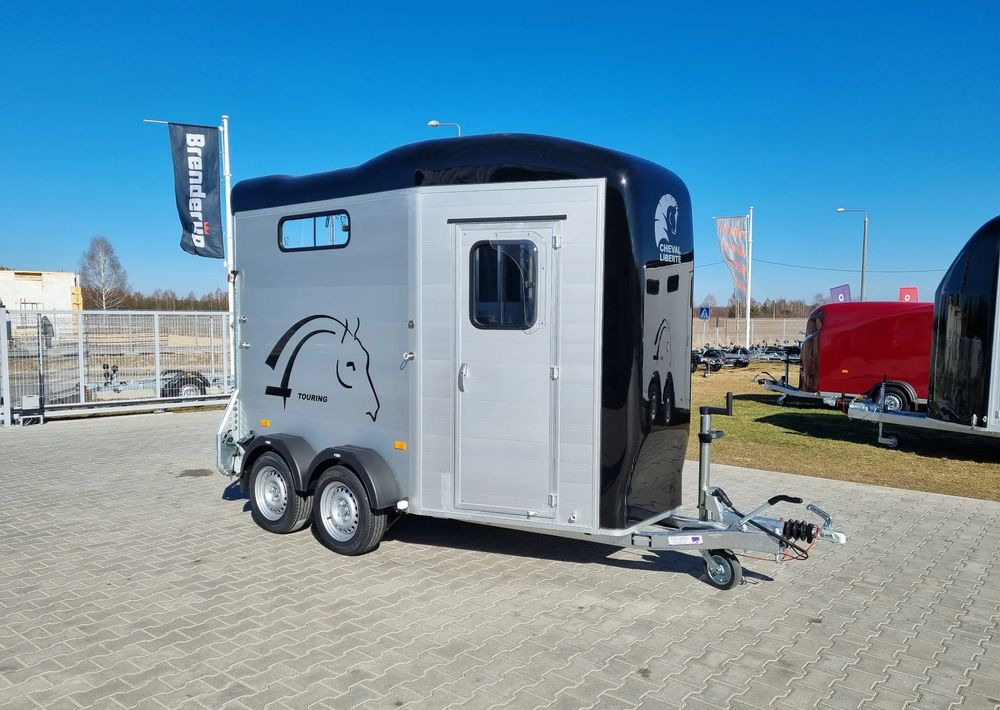 CHEVAL LIBERTÉ Touring Country + siodlarnia | przyczepa dla dwóch koni z rampą z przodu | 2000 kg DMC - Remolque para caballos: foto 1 CHEVAL LIBERTÉ Touring Country + siodlarnia | przyczepa dla dwóch koni z rampą z przodu | 2000 kg DMC - Remolque para caballos: foto 1