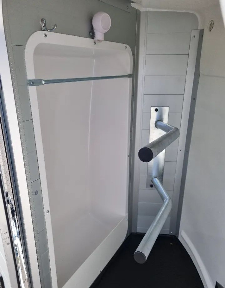 Remolque para caballos nuevo HUMBAUR Humbaur Xanthos Aero 2400: foto 17