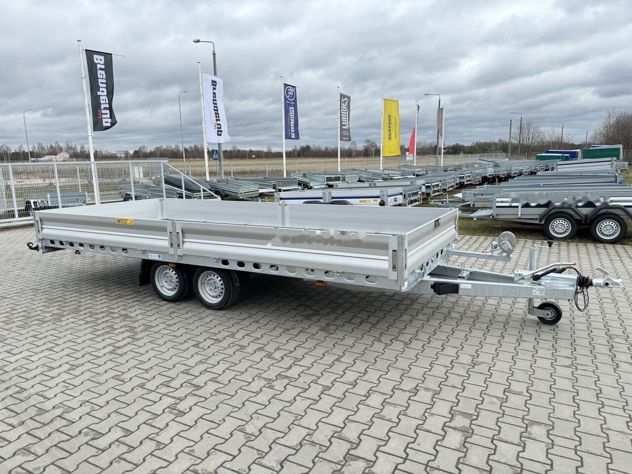 Wiola Multitrailer 3.5 S 500x210cm przyczepa skrzyniowa + najazdy ALU - Remolque plataforma/ Caja abierta: foto 4 Wiola Multitrailer 3.5 S 500x210cm przyczepa skrzyniowa + najazdy ALU - Remolque plataforma/ Caja abierta: foto 4