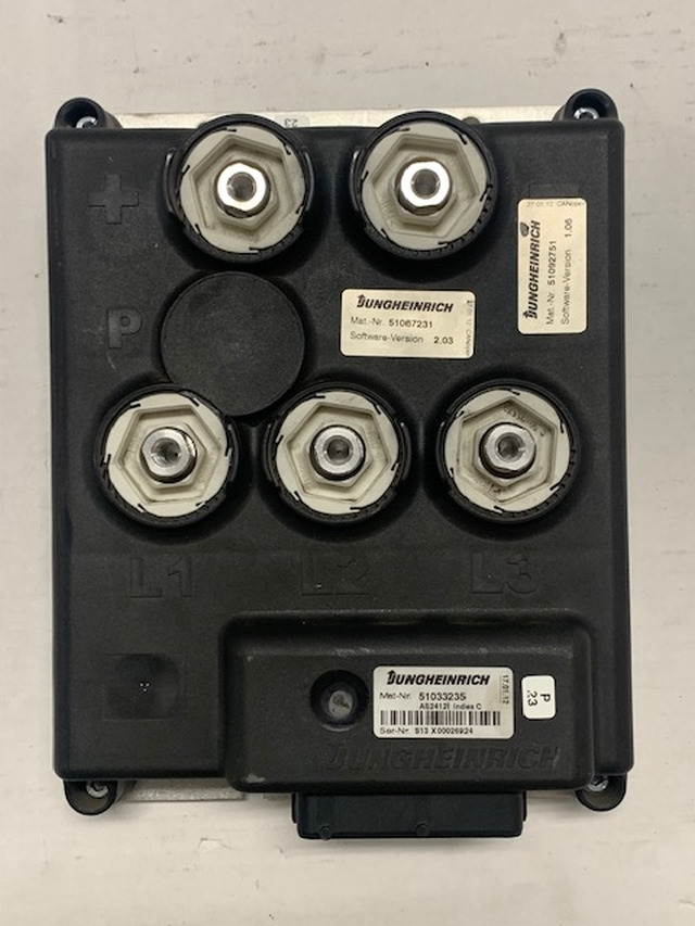 Jungheinrich 51033235 | Rij regeling tbv ERE225 met klapplatform Drive controlle - Unidad de control para Equipo de manutención: foto 1 Jungheinrich 51033235 | Rij regeling tbv ERE225 met klapplatform Drive controlle - Unidad de control para Equipo de manutención: foto 1