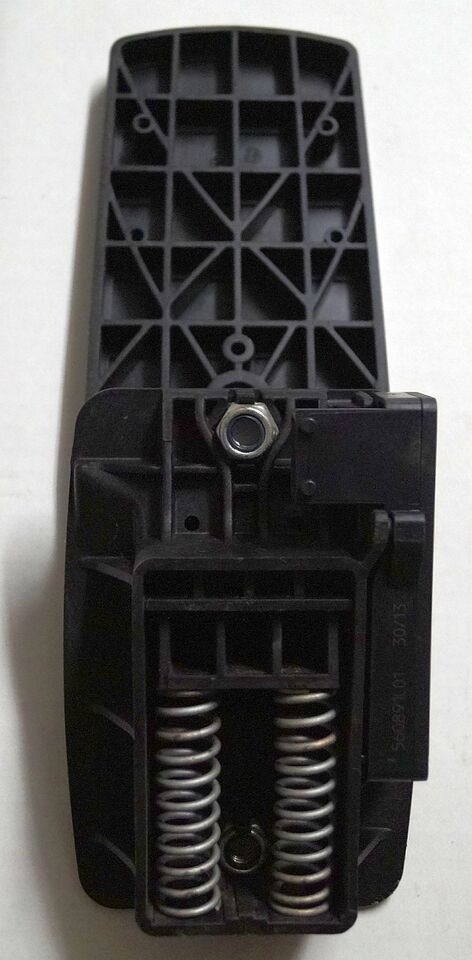 Jungheinrich 51198397 | Drive pedal also known as 51884459 51706549 514431297 51 - Sistema eléctrico para Equipo de manutención: foto 3 Jungheinrich 51198397 | Drive pedal also known as 51884459 51706549 514431297 51 - Sistema eléctrico para Equipo de manutención: foto 3