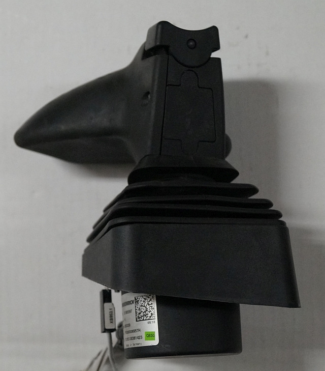 Jungheinrich 51585597 | Joystick Multipilot SN P5300006957H S180100361423 Q630 - Sistema eléctrico para Equipo de manutención: foto 4 Jungheinrich 51585597 | Joystick Multipilot SN P5300006957H S180100361423 Q630 - Sistema eléctrico para Equipo de manutención: foto 4