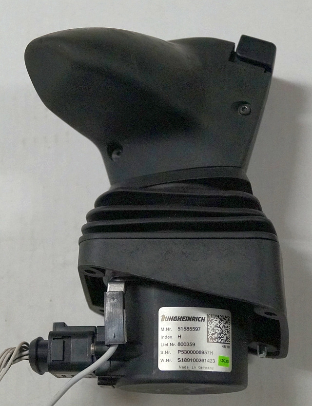 Jungheinrich 51585597 | Joystick Multipilot SN P5300006957H S180100361423 Q630 - Sistema eléctrico para Equipo de manutención: foto 3 Jungheinrich 51585597 | Joystick Multipilot SN P5300006957H S180100361423 Q630 - Sistema eléctrico para Equipo de manutención: foto 3