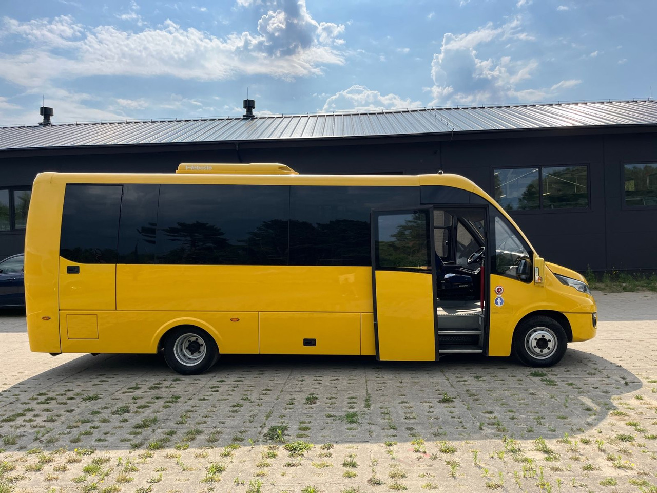 Iveco Rosero First / 24+1+1 / Telma/ EURO6 - Autocar: foto 2 Iveco Rosero First / 24+1+1 / Telma/ EURO6 - Autocar: foto 2