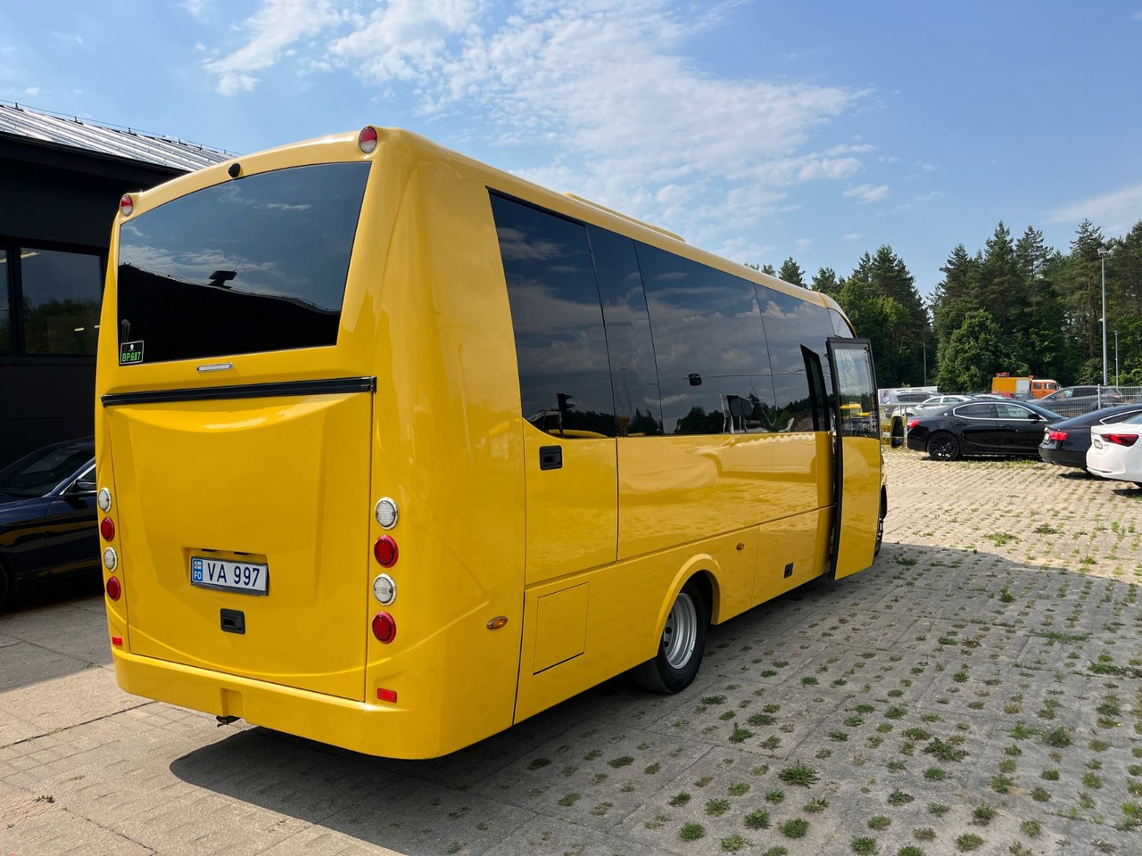 Iveco Rosero First / 24+1+1 / Telma/ EURO6 - Autocar: foto 3 Iveco Rosero First / 24+1+1 / Telma/ EURO6 - Autocar: foto 3